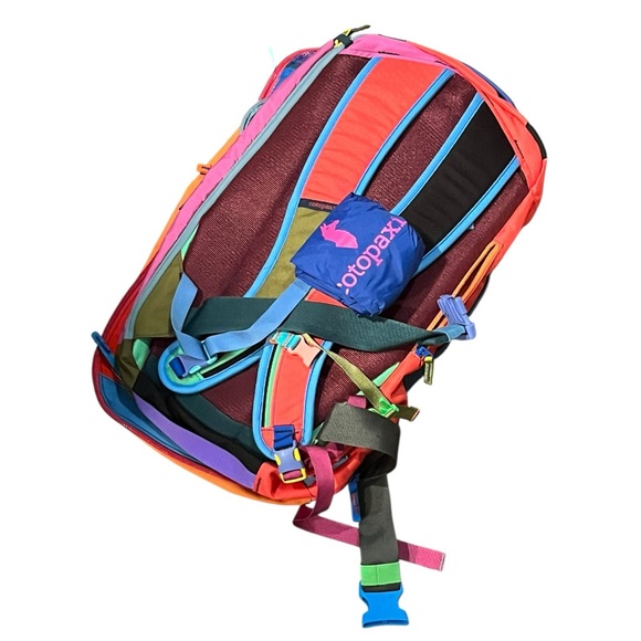 NWOT Cotopaxi Allpa 28 Del Dia One of a Kind Color Combo. Travel Bag w/ Raincoat - Picture 3 of 12